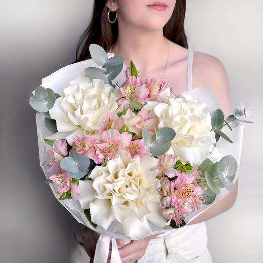 Нежный букет🎀🎀🎀 белая французская роза, альстромерия и эвкалипта (640)