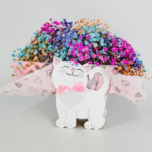 Кашпо кошечка с цветами радужной гипсофилы