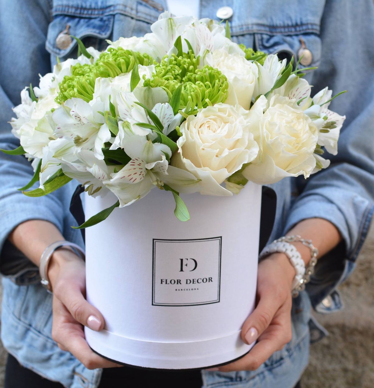 Elegant flower box 💮