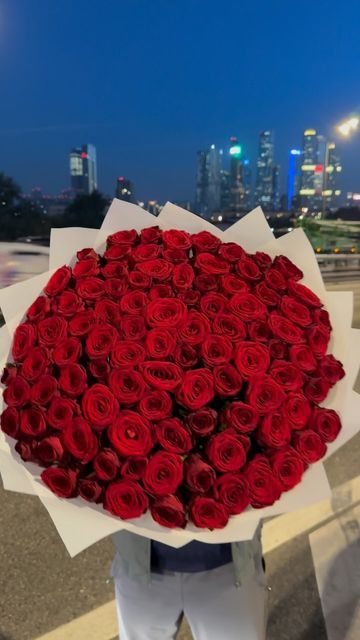 Роскошный букет из 101 розы 🌹