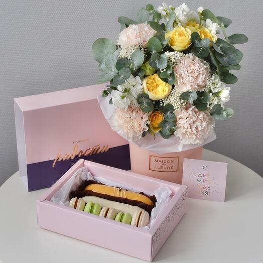 Gift set: "Ophelia", cakes (pasta and eclairs) and postcard | Bouquet 31 Bottega Dei Fiori