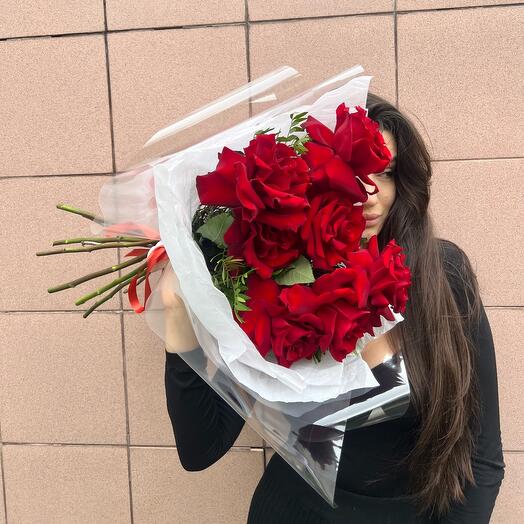 Красные французские розы