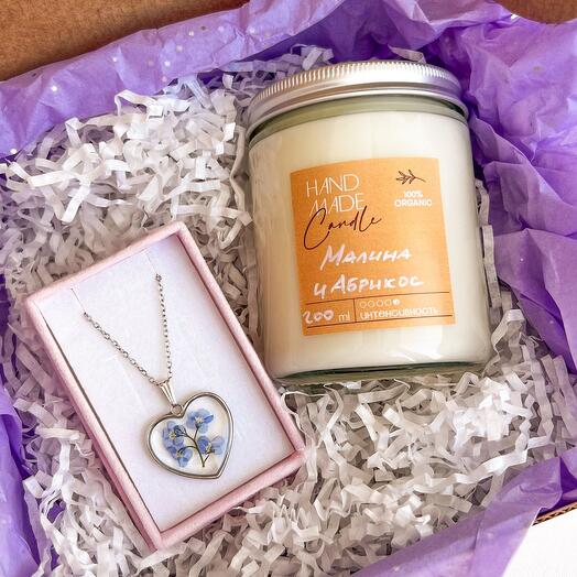 Подарочный набор на день рождения с кулоном и свечей