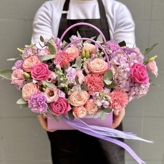 Нежная сумочка с цветами микс