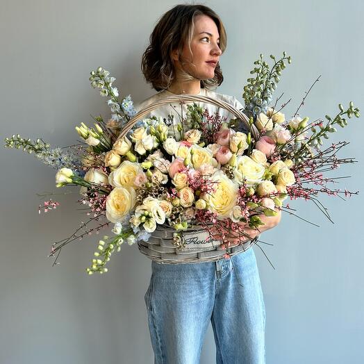 Big basket with roses and dolphinium
