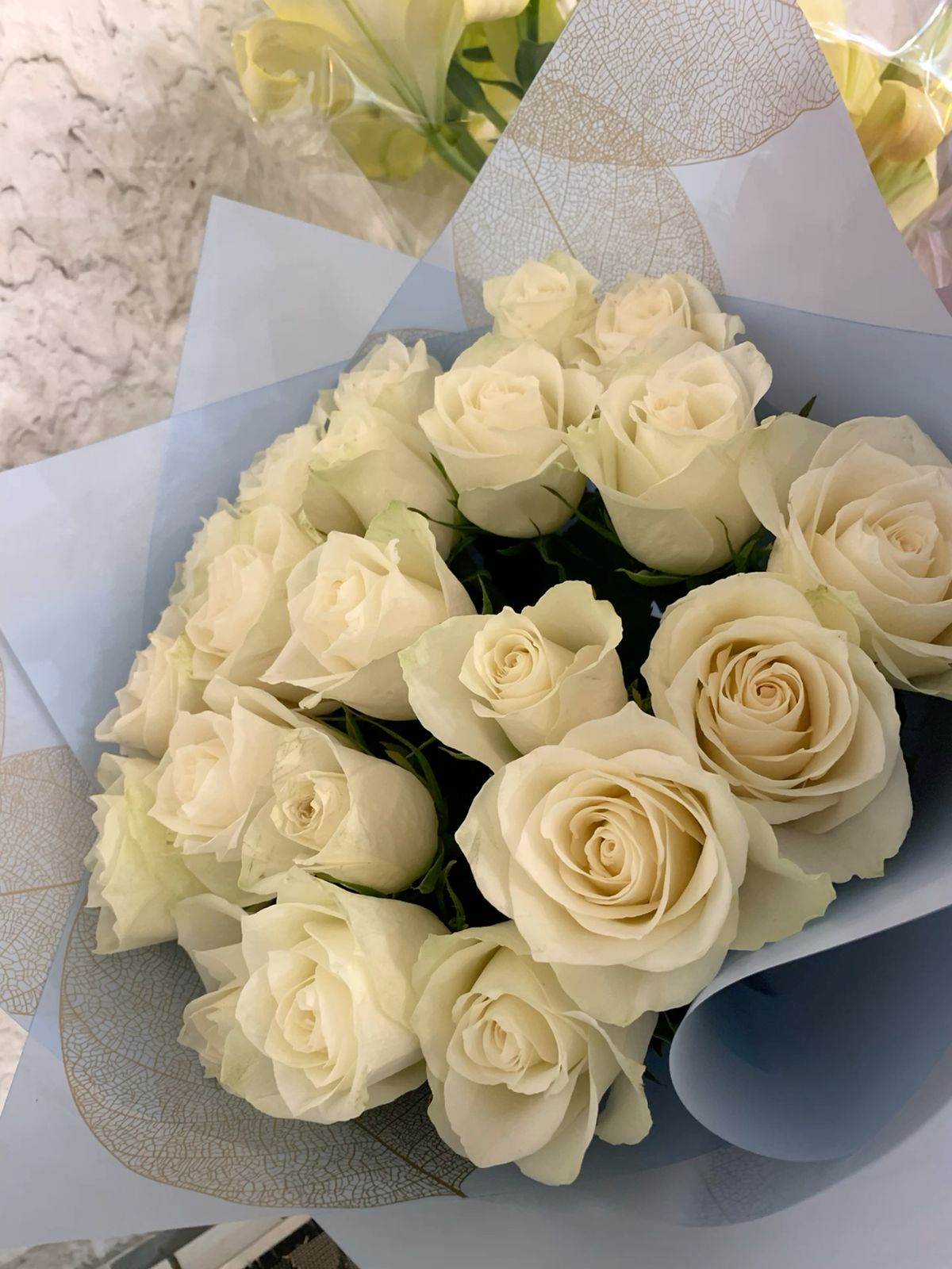 21 белая роз