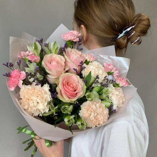 Нежный букет в лавандо-розовой гамме с розовыми розами БУКЕТ 301