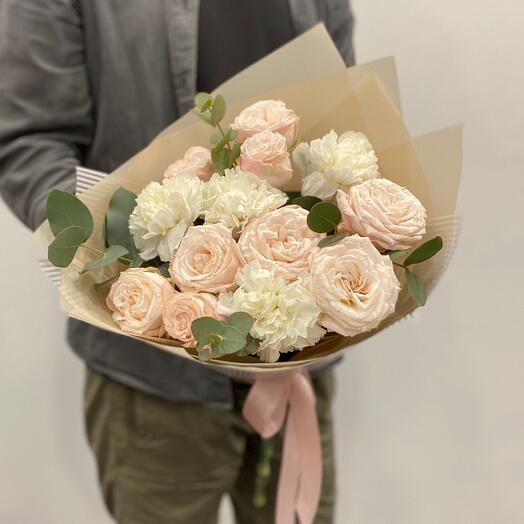 Bouquet of bush pionoid roses and dianthouses