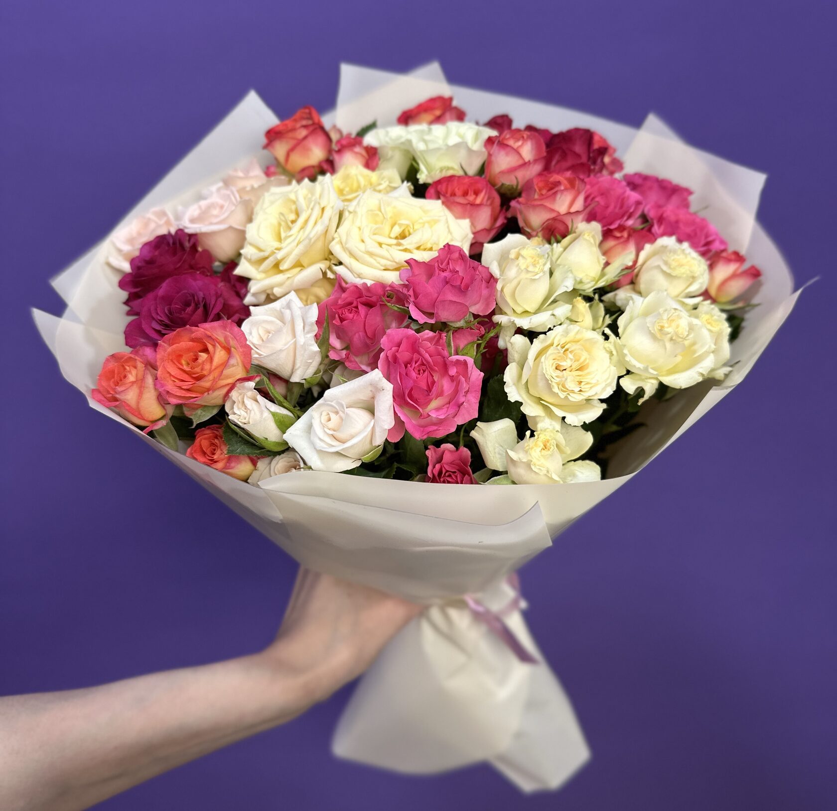 11 кустовых роз