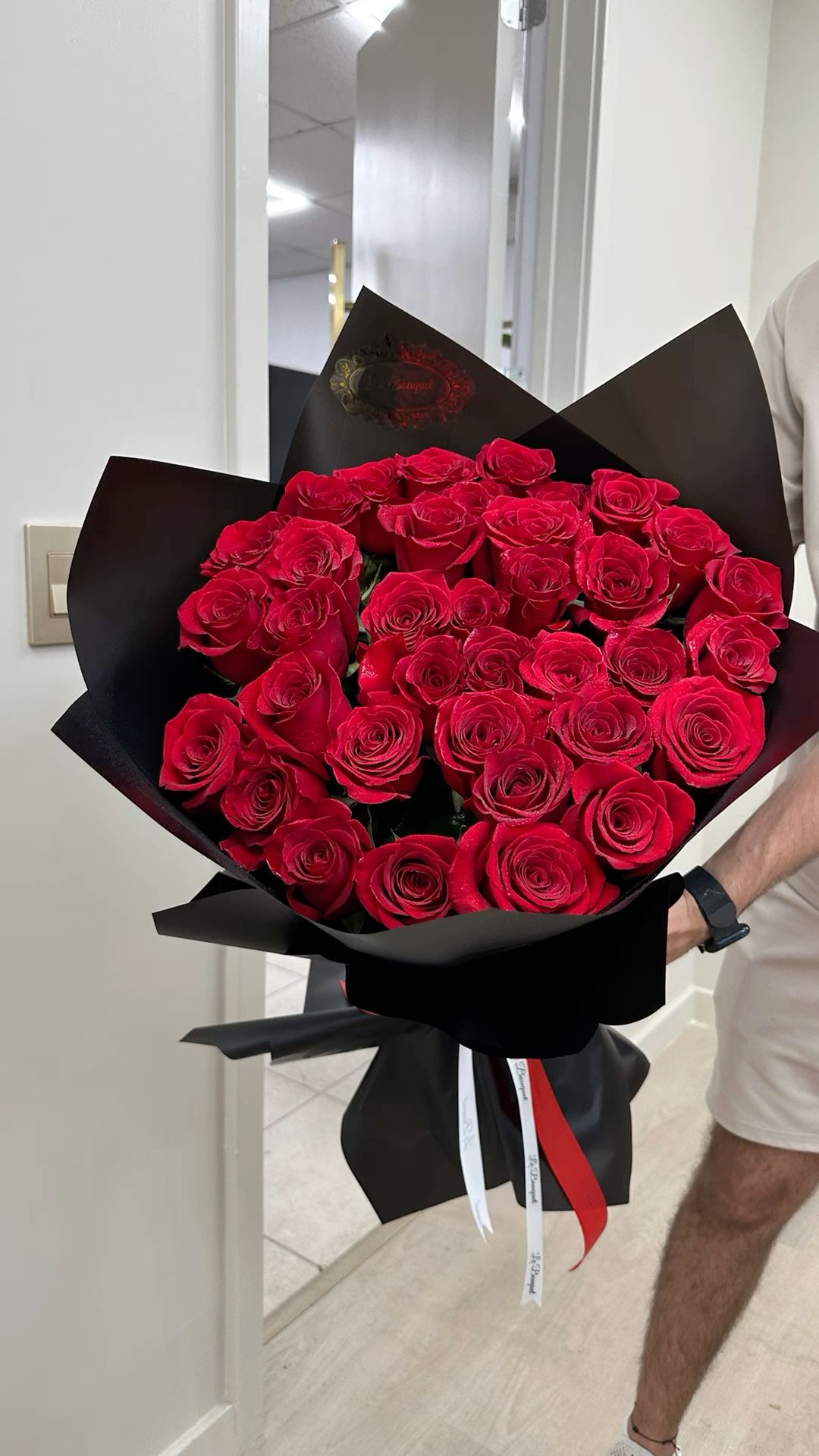 25 красных роз