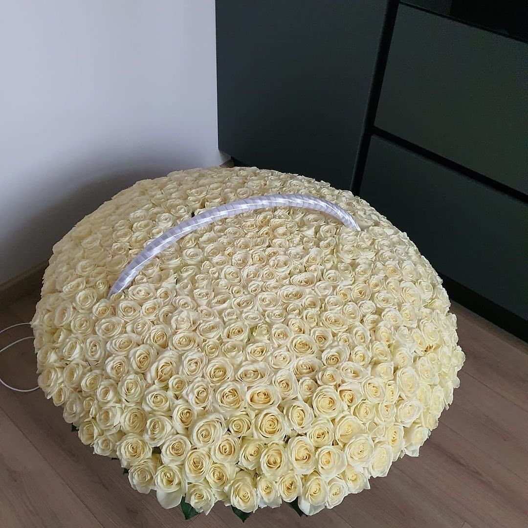 101 розы белые премиум