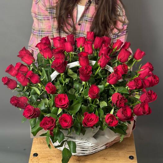 51 красная Роза в корзине