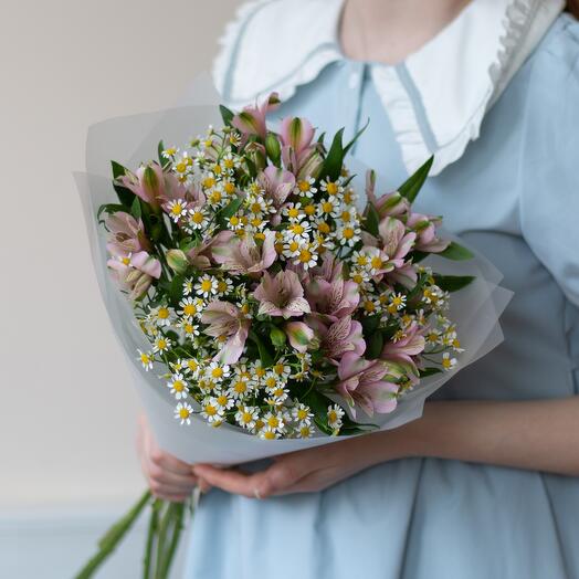 Sweet bouquet compliment from daisies and alstriently "in the grove Solovushka"