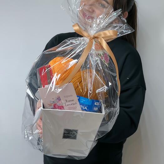 Gift set for knitting lovers in a box