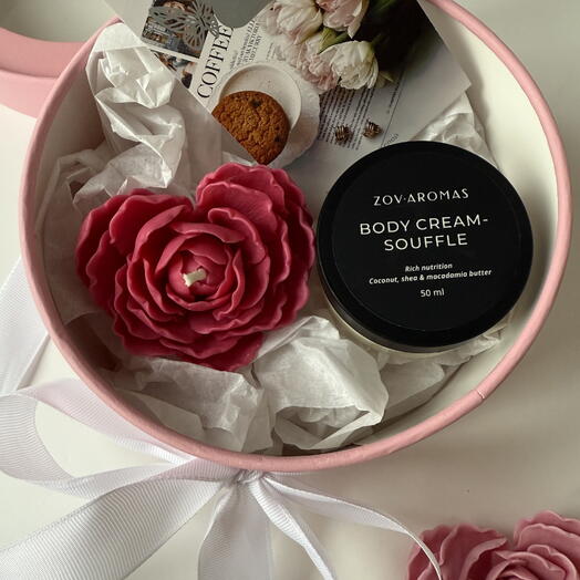 Подарочный набор свеча Пион Сердце и крем-суфле