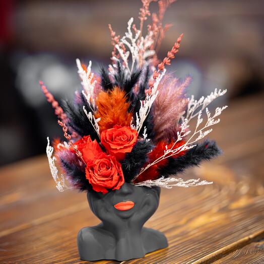 DRAMER made of dried flowers "Siluit of sensual lips"