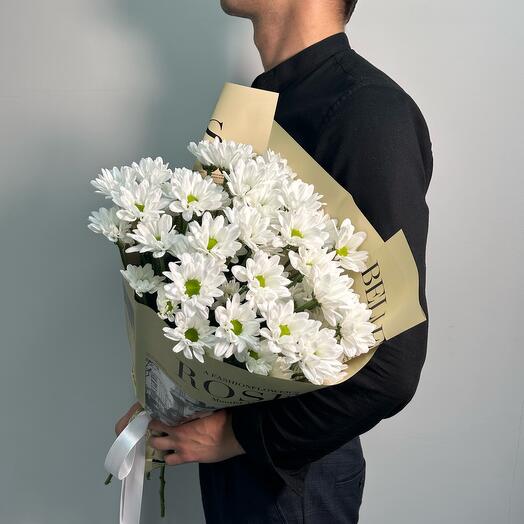 Bouquet of chamomile chrysanthemum