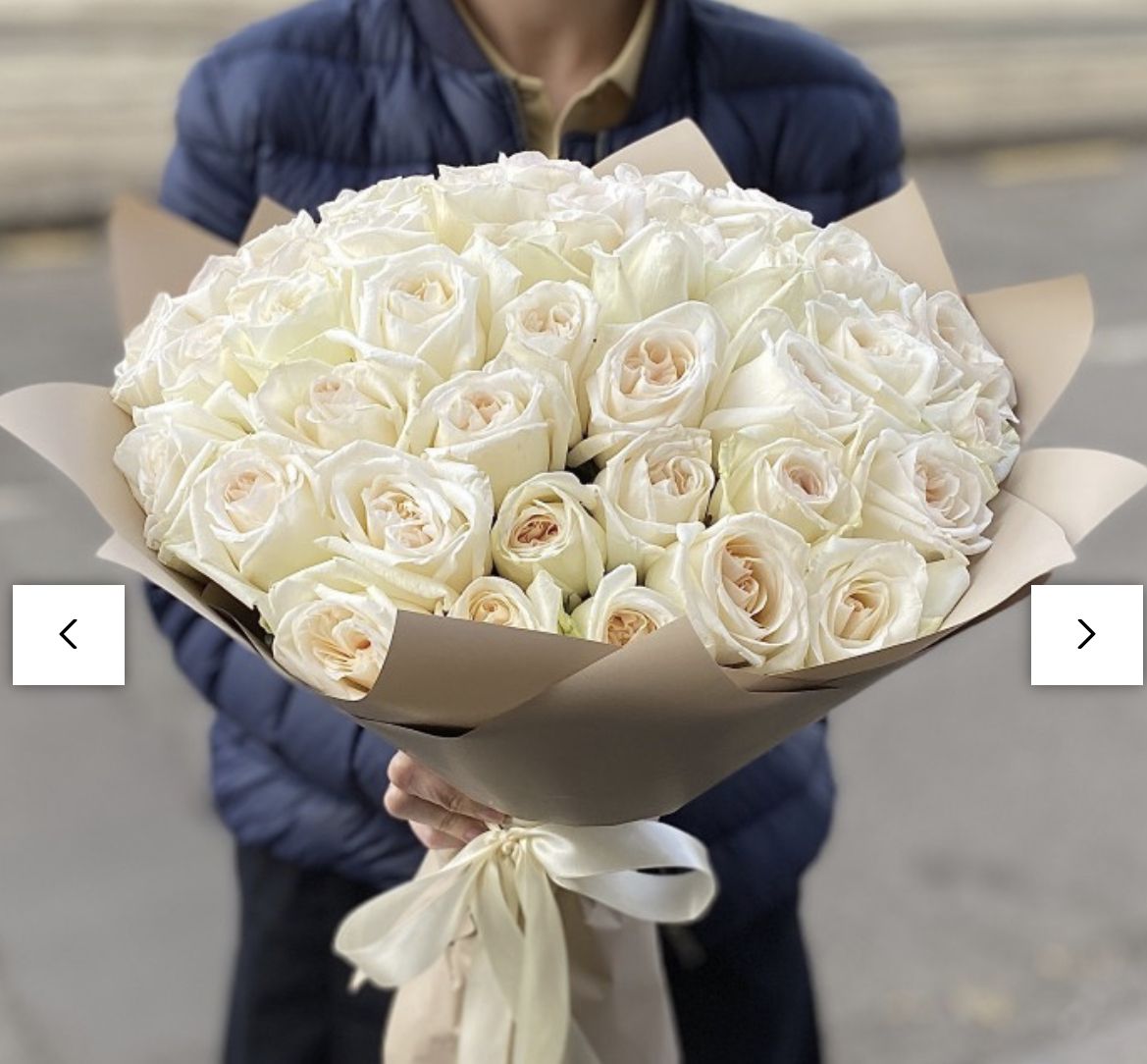 51 розы белые нежные