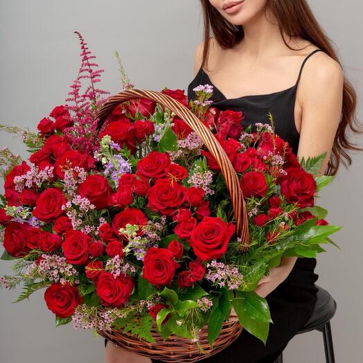 Elite basket of premium Ecuador Rose