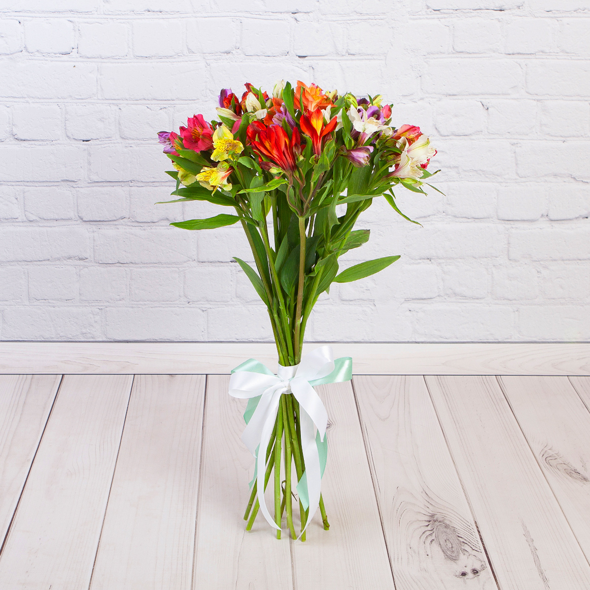 9 альстромерии