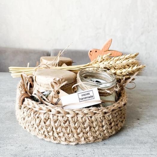 Gift set with tea and honey "Russian village"