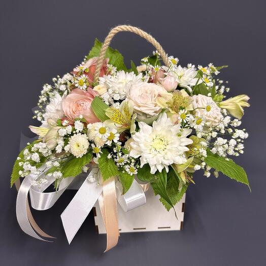 Композиция из нежных цветов