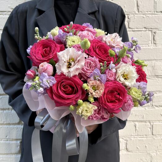 Roses and eastoma in the box