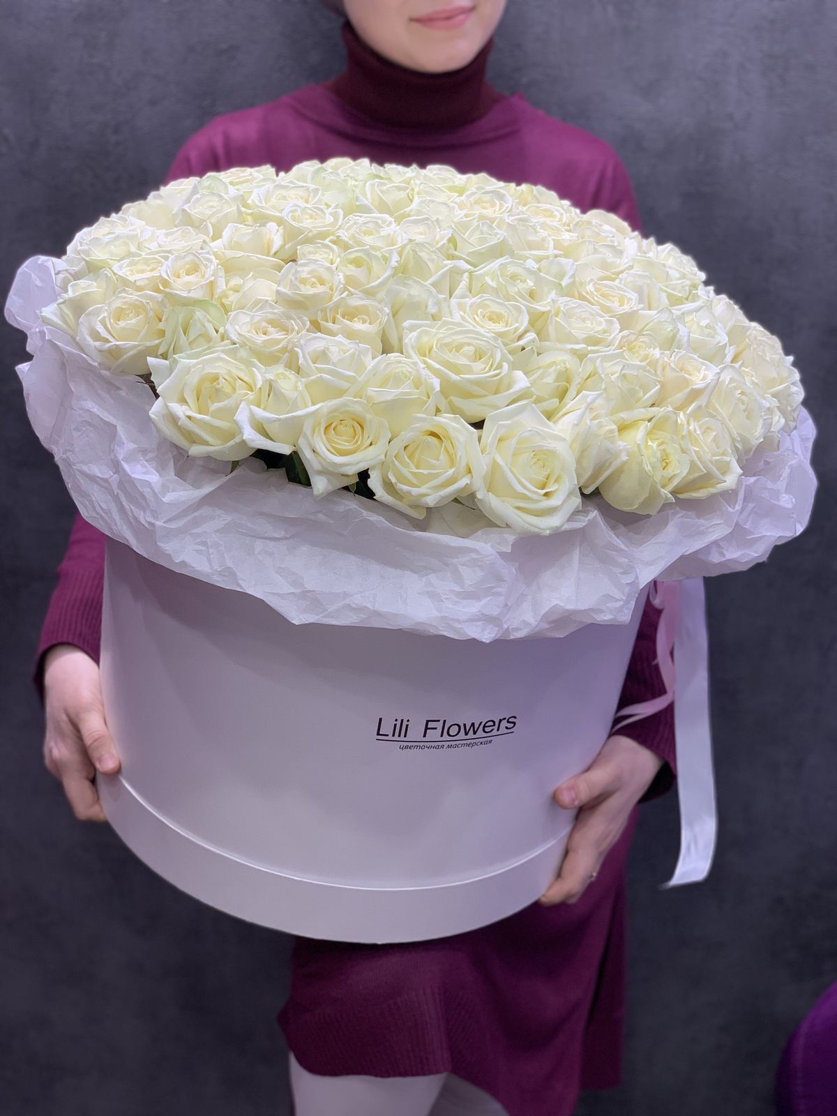 101 White Roses Elegant