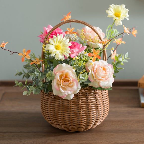 Elegant flower basket 💮
