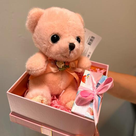 Мишка с киндерами розовый