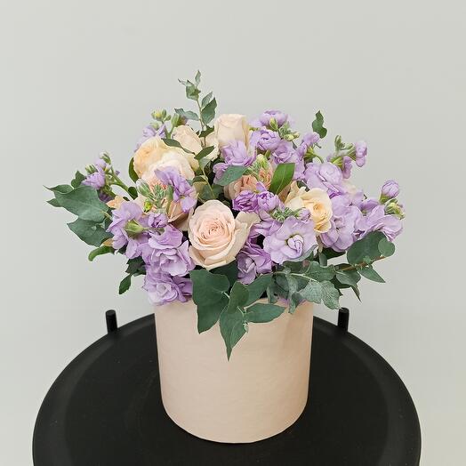 Composition with a bush rose of Sanser and Mattiola