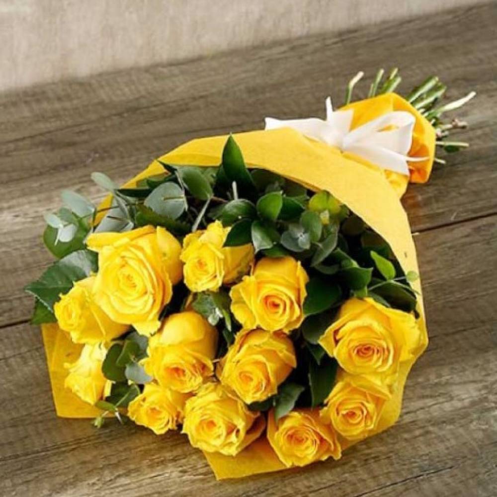 11 yellow roses