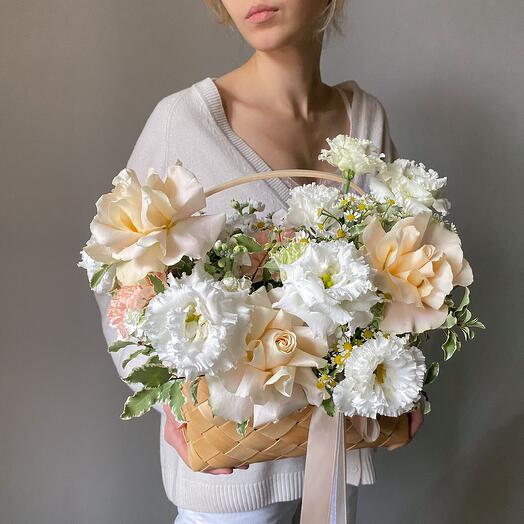 Vanilla roses, delicate eastomas in the basket. Veresh 296