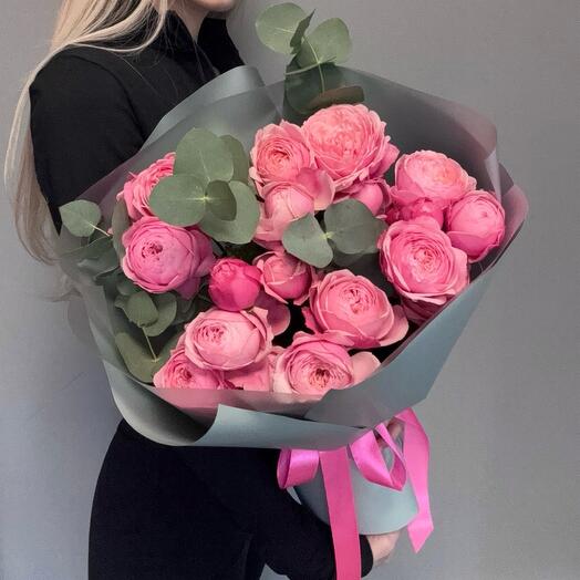Bouquet of pionoid premium roses with eucalyptus