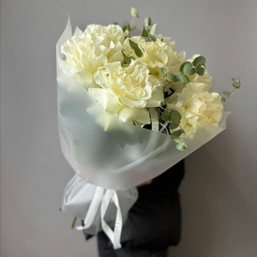 Bouquet of 7 white French roses