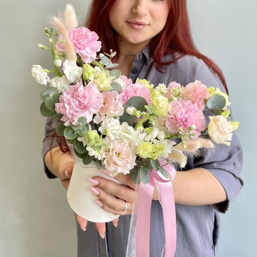 Пудровые мечты с гвоздикой, маттиолой и эустомой