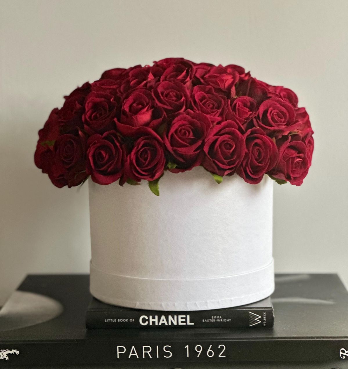 Элегантная коробка с цветами 💮