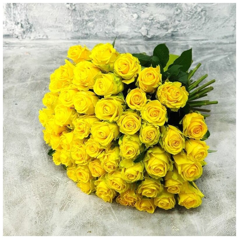 31 yellow roses