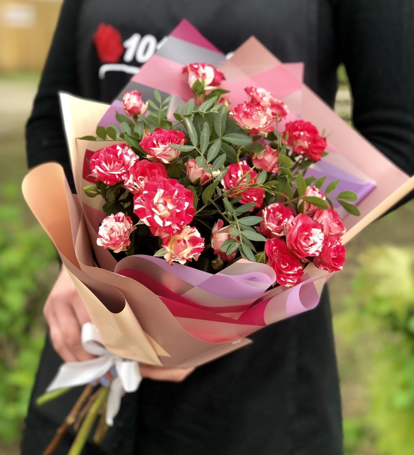5 spray roses
