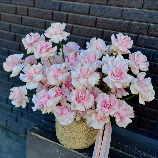 51 French rose in the basket