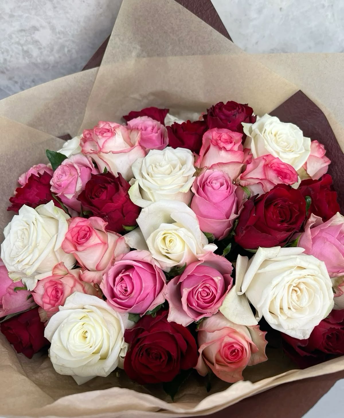 5 pink roses